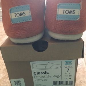 Sunset heritage women’s classic canvas toms